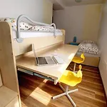 Stylish Retreat With Bbq And Modern Amenities Near Terme - Three Bedroom Apartment Dobova