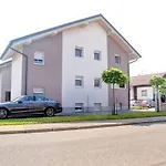 Apartment Stylish Retreat With Bbq And Modern Amenities Near Terme - Three Bedroom