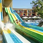 Stylish Retreat With Bbq And Modern Amenities Near Terme - Three Bedroom Dobova