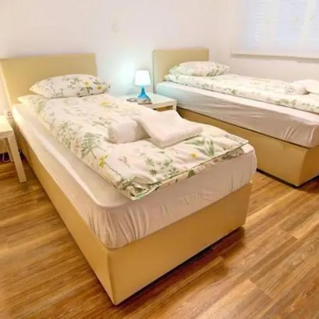 Διαμέρισμα Stylish Retreat With Bbq And Modern Amenities Near Terme - Three Bedroom Dobova