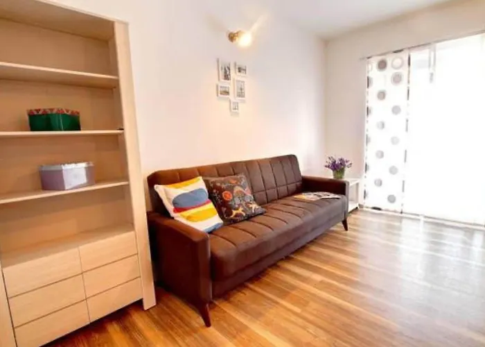 Stylish Retreat With Bbq And Modern Amenities Near Terme - Three Bedroom Апартаменты *