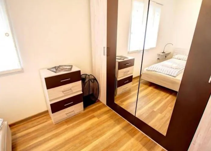 Stylish Retreat With Bbq And Modern Amenities Near Terme - Three Bedroom * Dobova